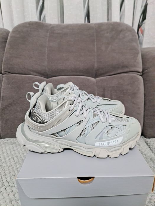 Vând Adidași Balenciaga track gri