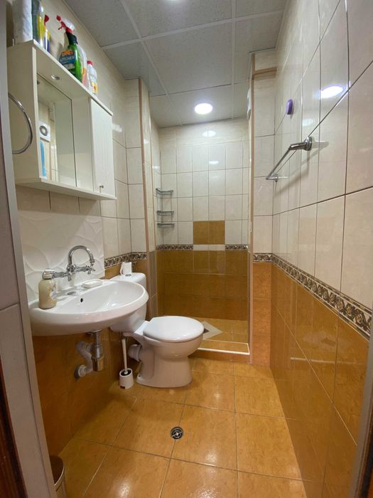 Дава се под наем Четиристаен апартамент в Варна, Лятно кино Тракия - 100 кв.м за 612 € - Снимка #8