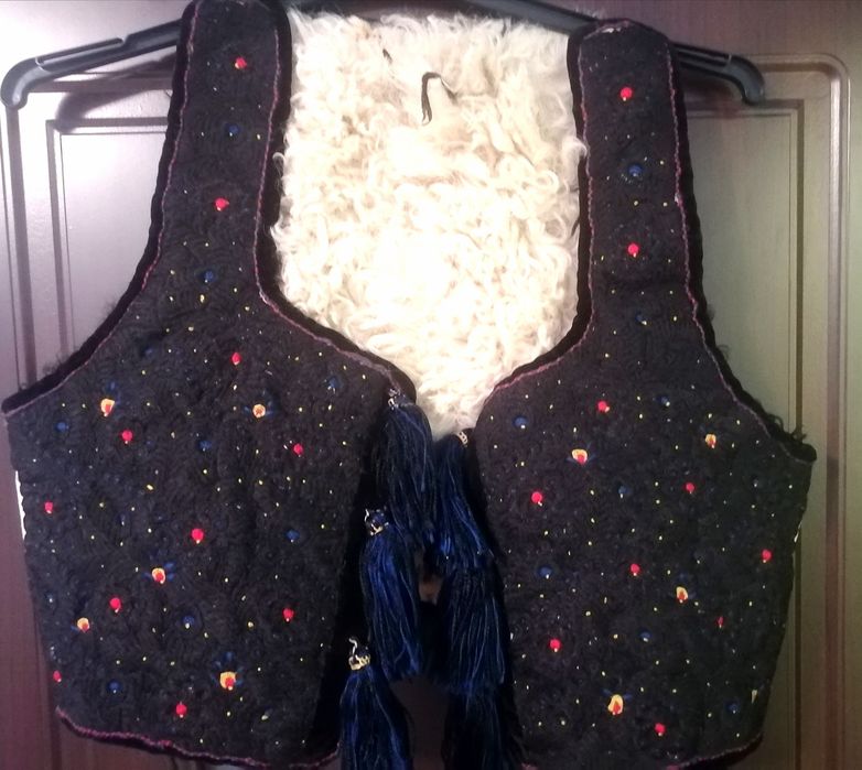 Pieptar dama costum popular