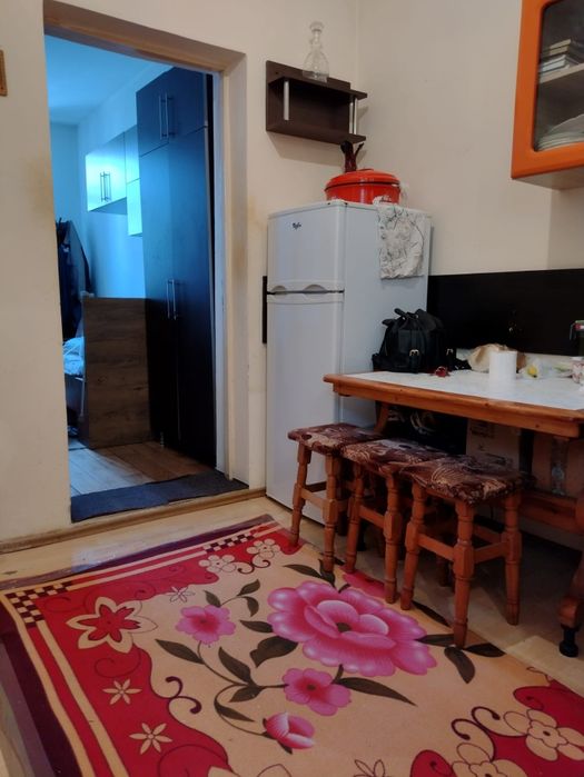 Garsoniera de vânzare