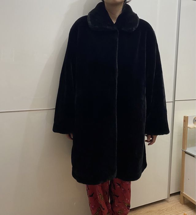 Продам зимную женскую эко-шубу