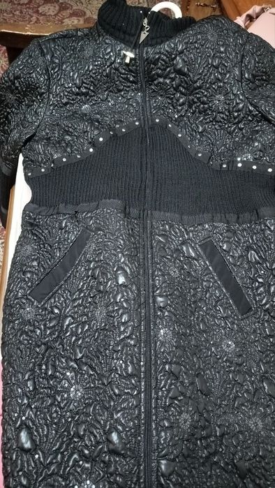 Черный женский плащ