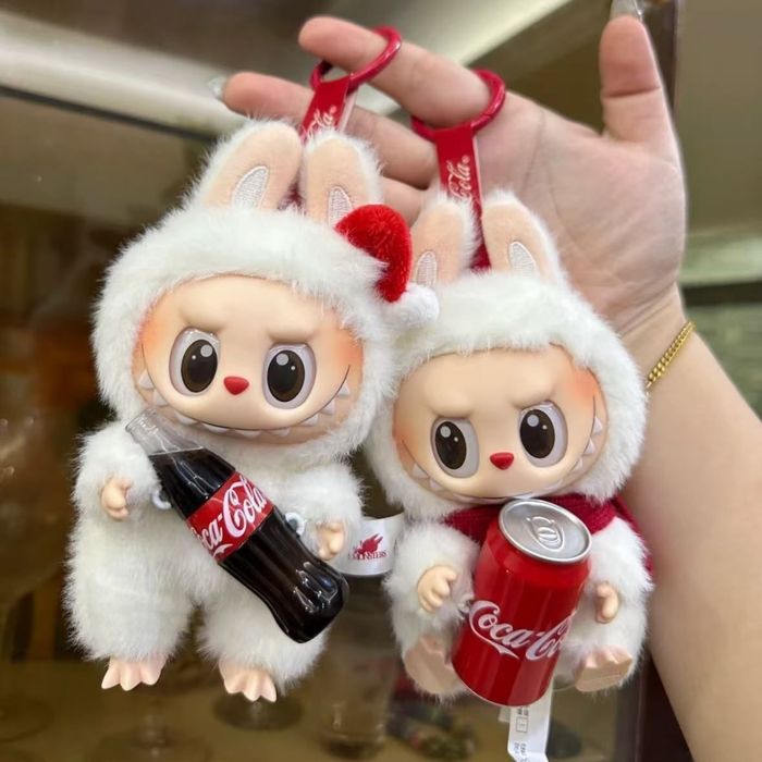 ПРОМО! Labubu играчка 17см, Лабубу Coca Cola Pop Mart