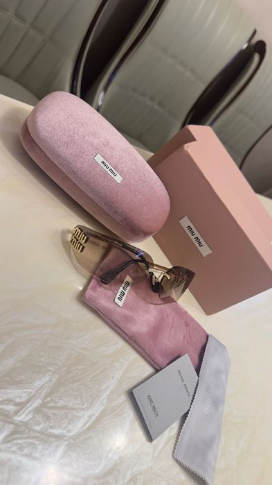Ochelari de soare Miu Miu