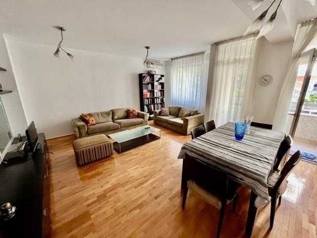 Дава се под наем Двустаен апартамент в София, Гоце Делчев - 56 кв.м за 561 € - Снимка #1