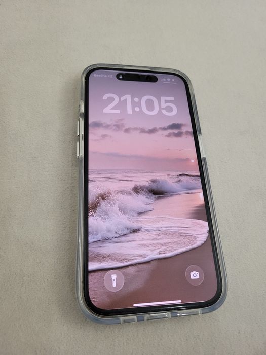 Iphone 15 pro.  256 GB. 82%