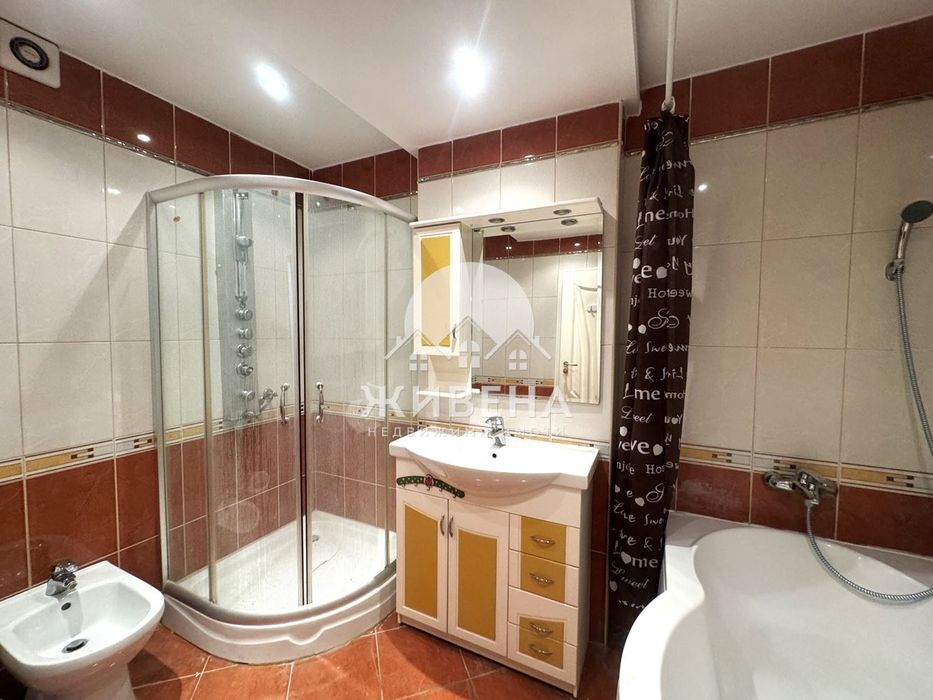 Продава се Четиристаен апартамент в Варна, Гръцка махала - 160 кв.м за 2969 €/кв.м - Снимка #11