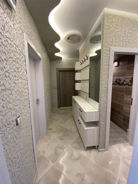 Дава се под наем Тристаен апартамент в Враца, Квартал 103 - 85 кв.м за 99450 € - Снимка #4