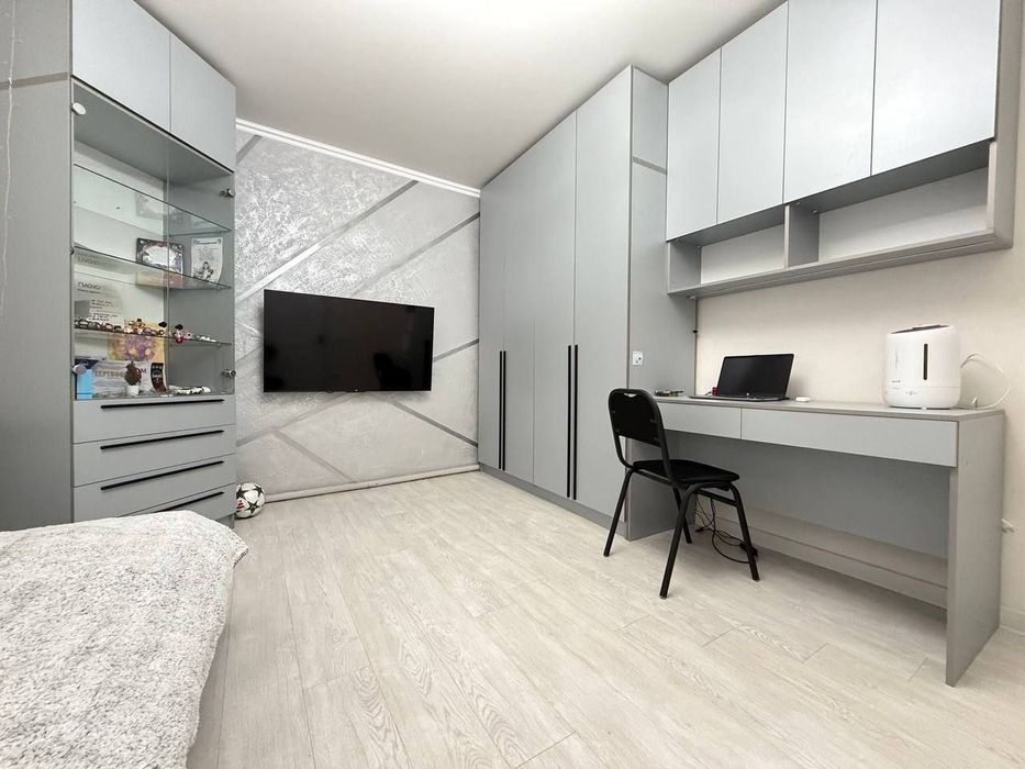 Продам участок!1 линия! Можно под бизнес!7,5 соток! Фасад 12 метров!