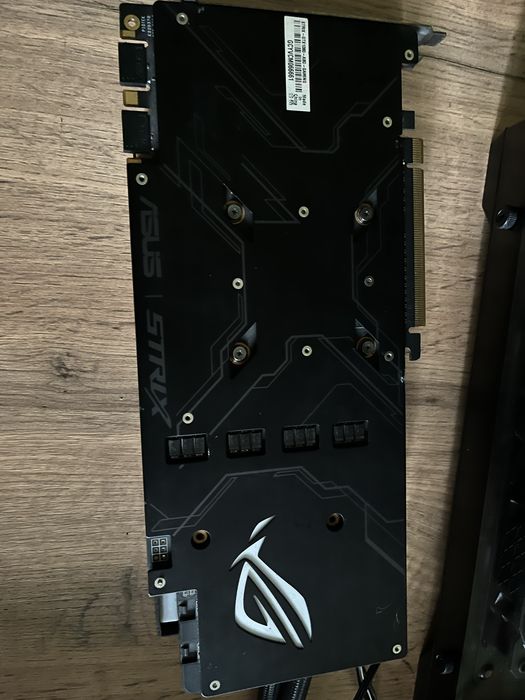 Видеокарта Gtx 1080 AsusRogStrix, на водянном охлаждении
