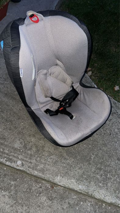 Scaun auto copil cu centură de siguranță – stare bună