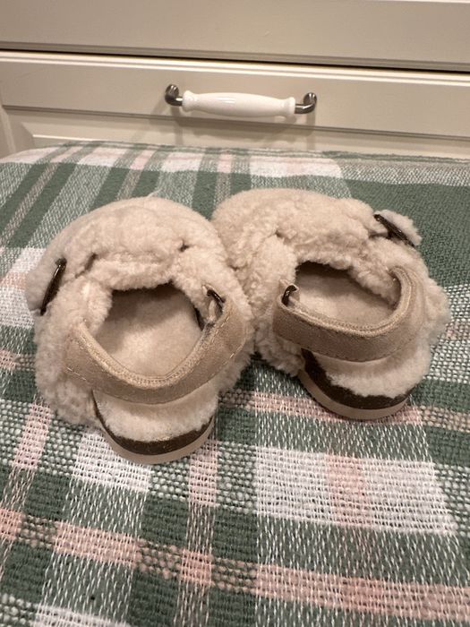 Papuci blană GAP 12 18 luni