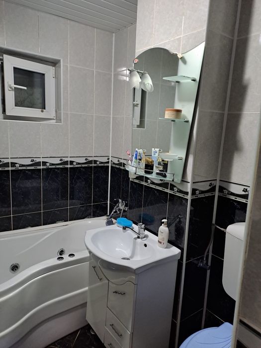 Vând apartament cu 2camere