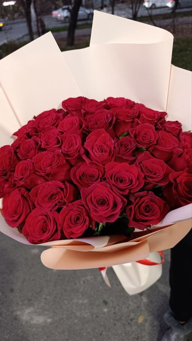 Доставка цветы Актау розы Хризантемы ромашки пионы альстромерии