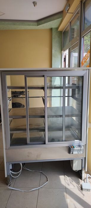 Топла витрина за закуски