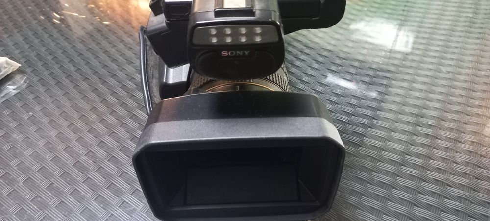 Видеокамера Sony HXR-NX3