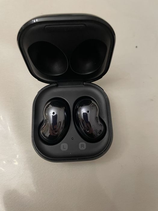 Наушники Samsung Galaxy Buds Live