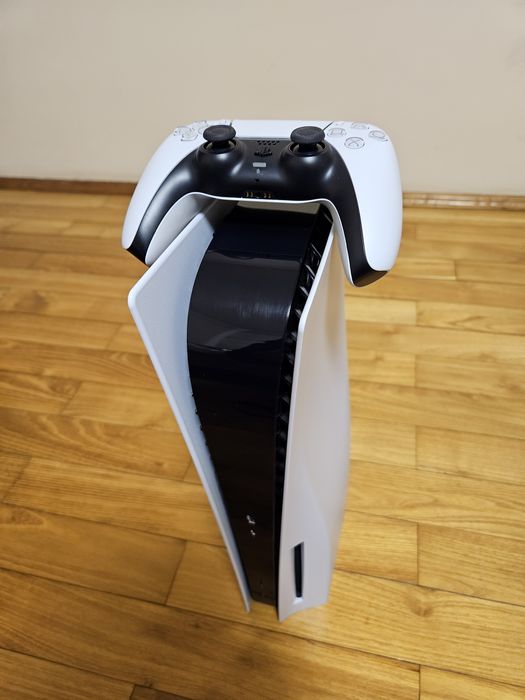 PlayStation 5 C-Chassis 825GB