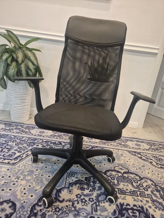 Продам офисное кресло