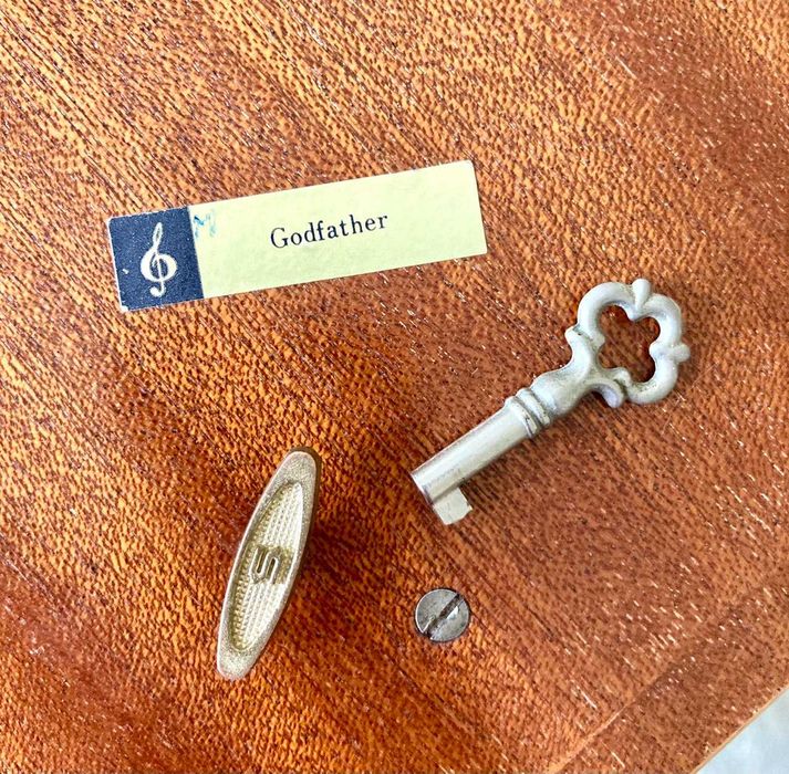 Винтажная музыкальная шкатулка из дерева с инкрустацией, Италия/Япония