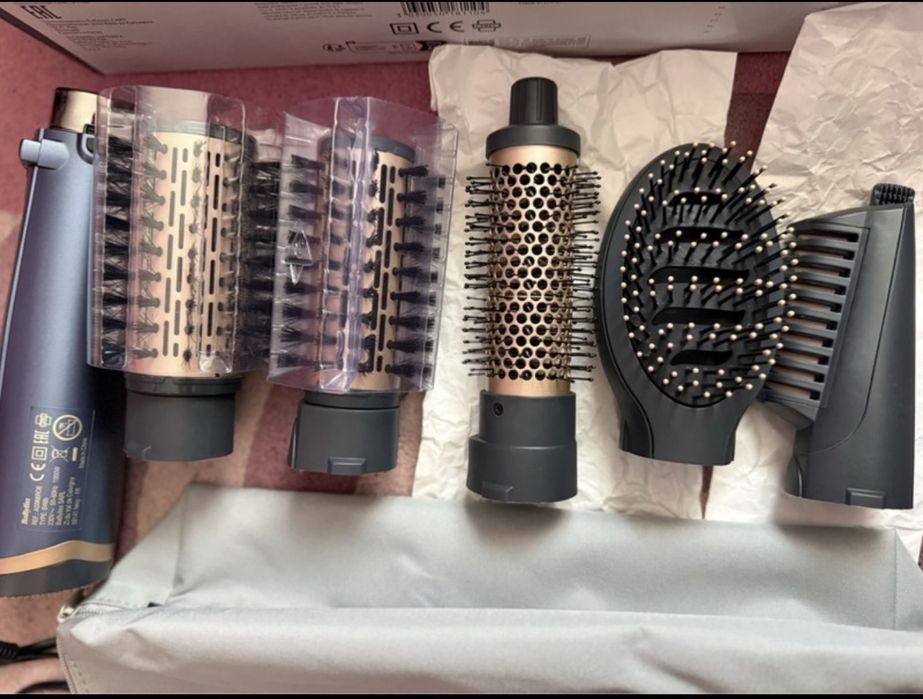 Perie rotativa empowered by Cristina Ich Frizz- free Airbrush 1000W