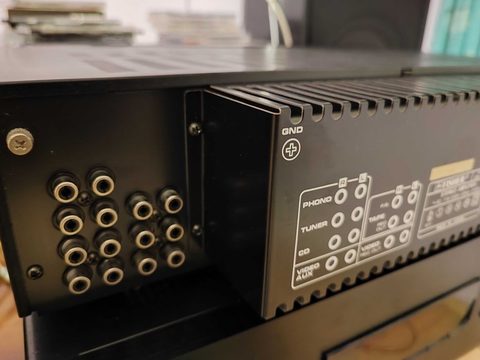 Amplificator stereo Fisher CA-869 bijuterie rară cu sunet cristal