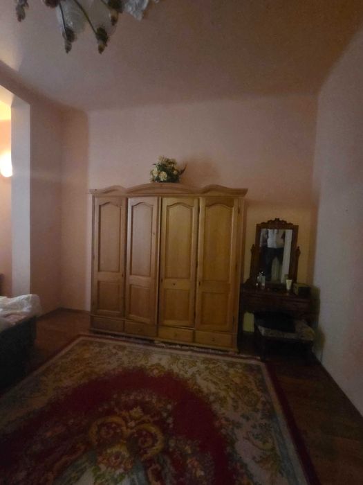 Casa Deosebita  cu teren in suprafata de 2700 mp zona Cuvin