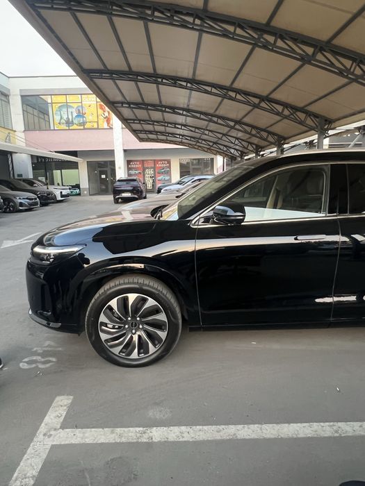 Sotiladi,продаётся Huawei Aito M7,7 orindiqli,7 местный