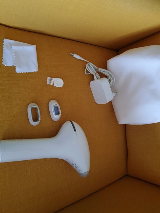 Epilator Philips Lumea IPL SC2009/00, 250.000 impulsuri, Acumulator.