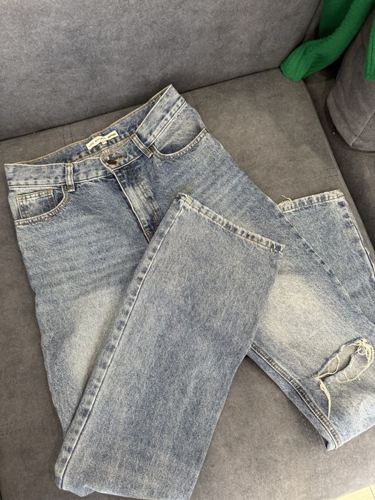 Джинсы две пары