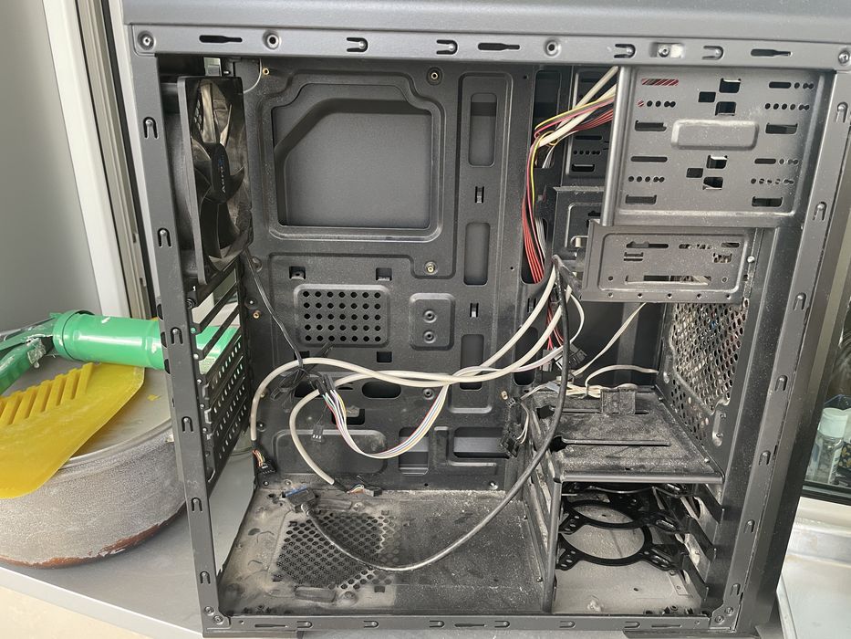 Продаю корпус Aerocool aero 500