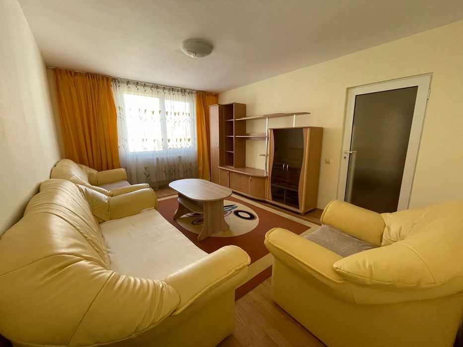Inchiriere apartament 4 camere in centru - Piatra Neamt