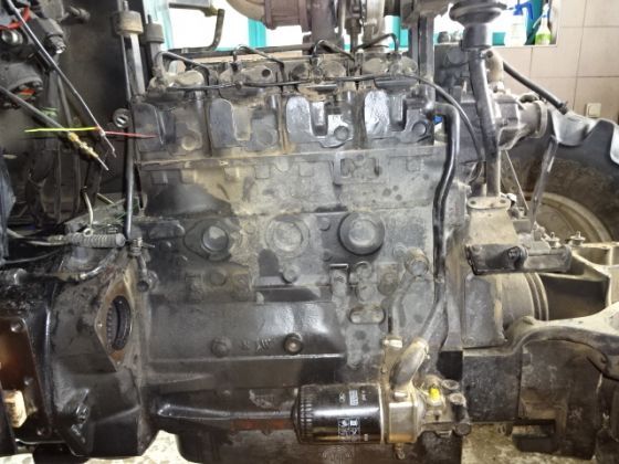 Dezmembrez tractoare Case 5120