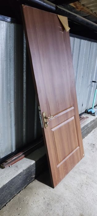 Продам межкомнатную дверь