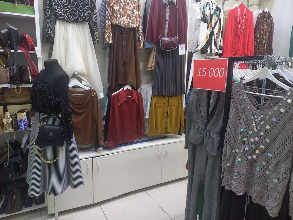 Зеркало для магазина