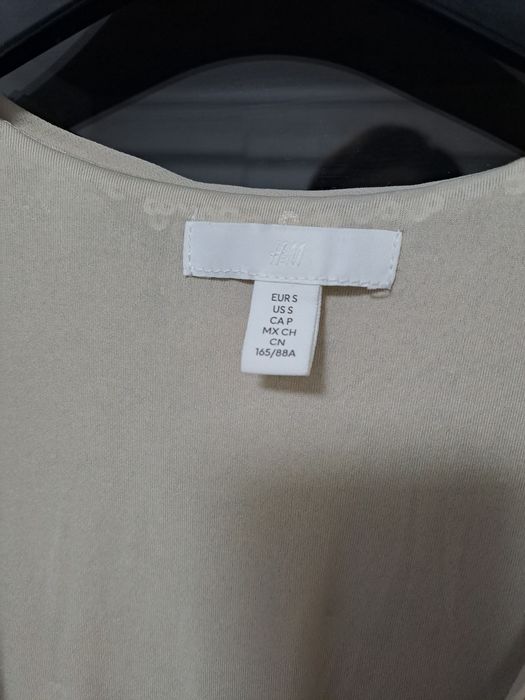 Елегантна рокля с пайети