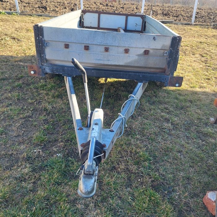 Remorca in stare buna, capacitate 2 tone