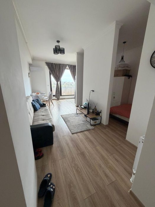 Inchiriez studio Solid House Corbului