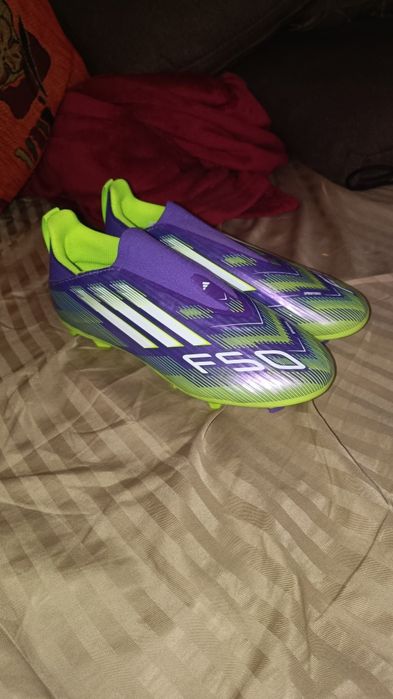 Ghete de fotbal adidas F50 League Copii, Mov/Lime, fara sireti  Marime: 36
