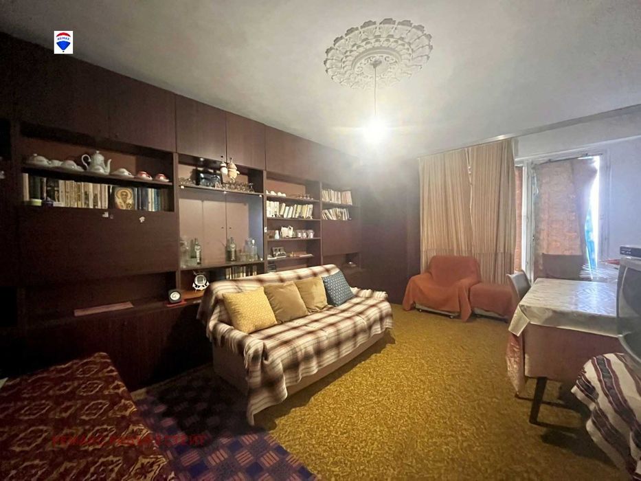 Тристаен апартамент за продажба кв. Дружба 3