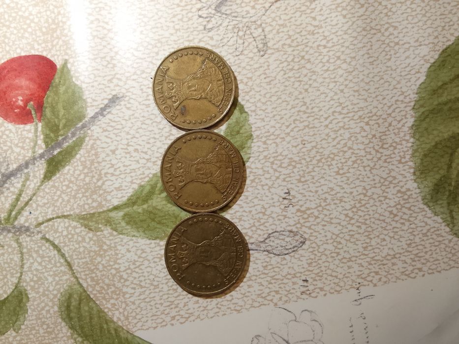 Vand 3 monde de 20 de lei