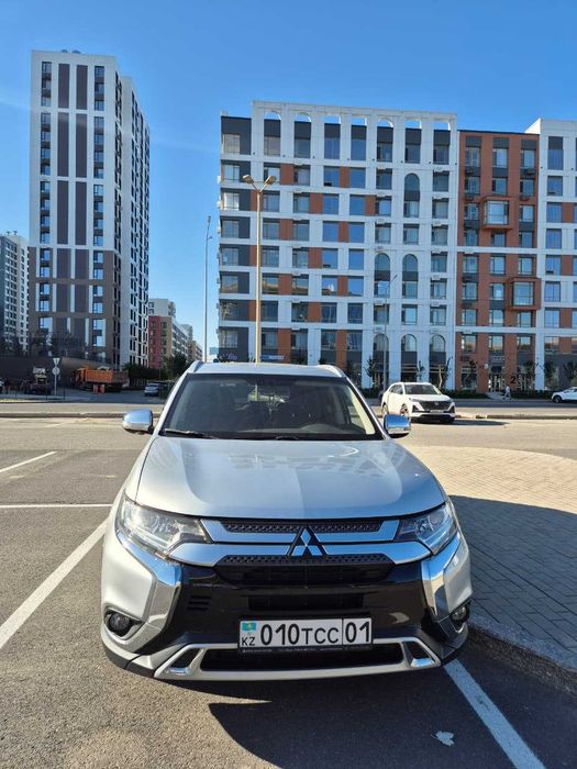 Mitsubishi Outlander 2020 г