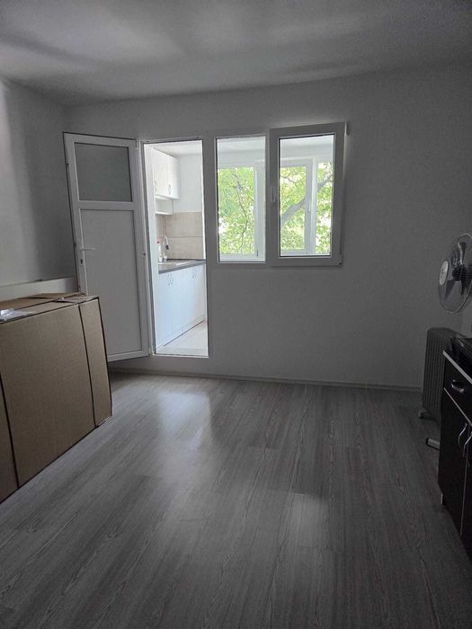 Inchiriez garsoniera