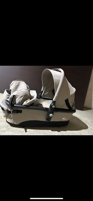 Коляска прогулочная