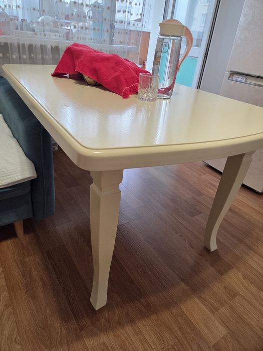 Кухонный стол...