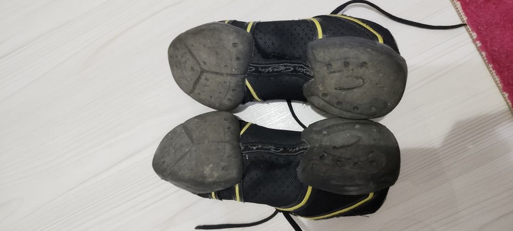 Балетни сникърси Capezio