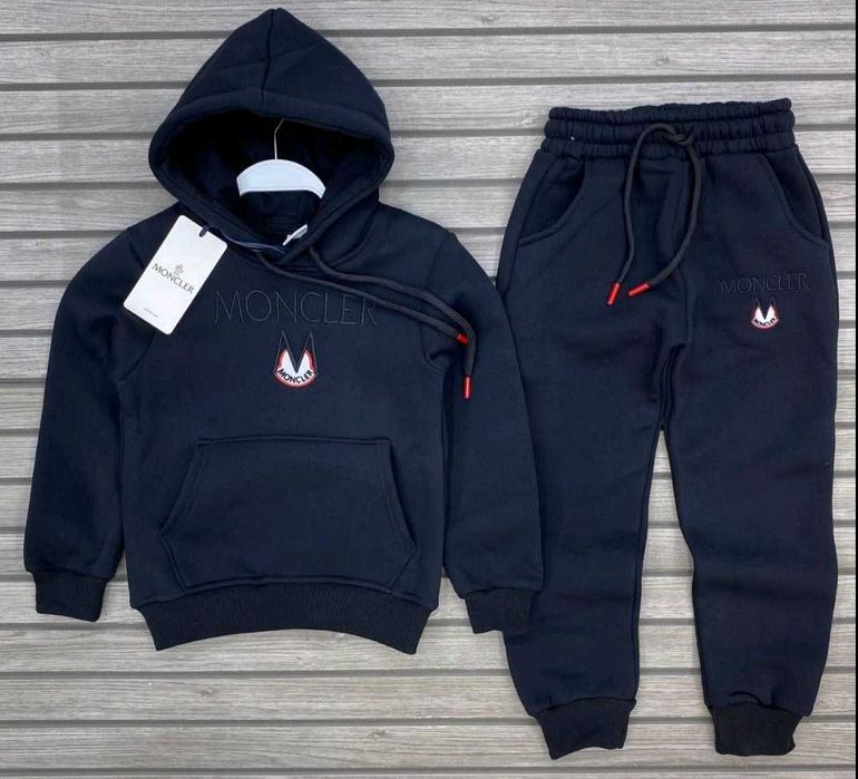 Детски спортен екип