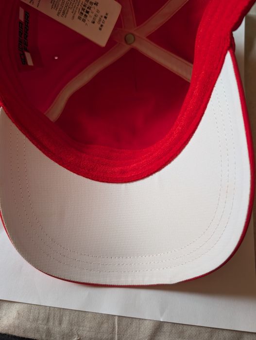 Șapcă Scuderia Ferrari originală, nouă model matlasat.