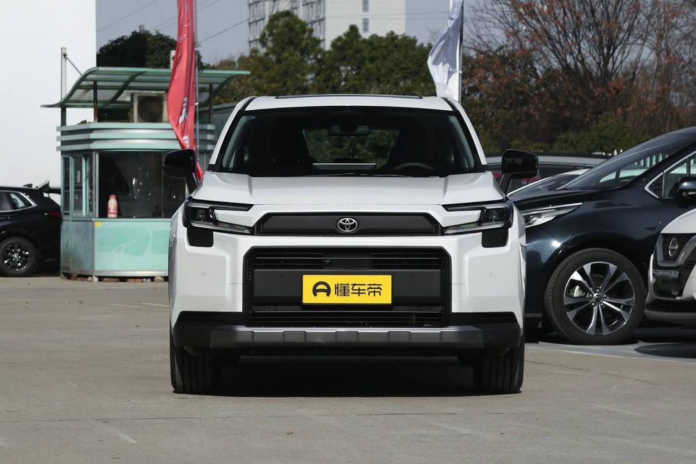 Toyota RAV4 2.0L Hybrid 2026 года выпуска доставка 7 дней Цвет кузо