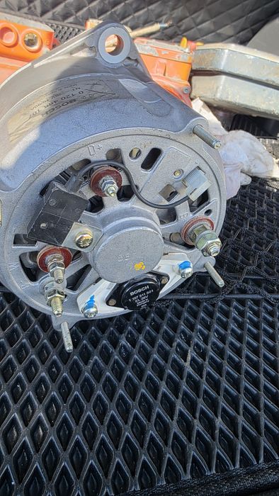 Генератор 28V BOSCH на Mercedes, Man